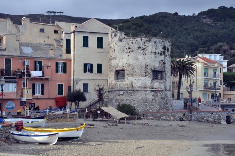 387469_10150442130541886_2052027194_n